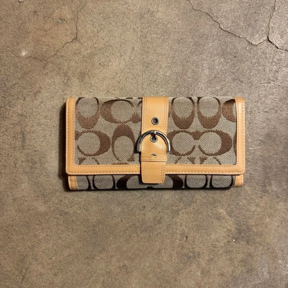 Coach Soho Signature C Buckle Trifold Wallet Khaki Tan Vintage Y2K